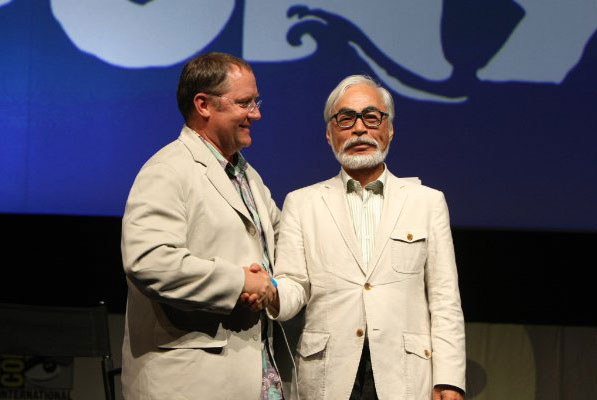 John Lasseter (trái) và Miyazaki